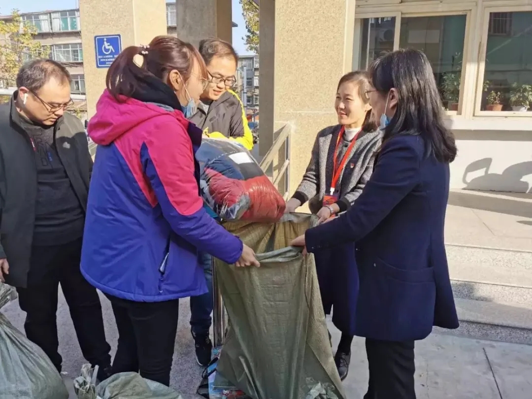 初冬送溫暖.真情暖人心(圖2)