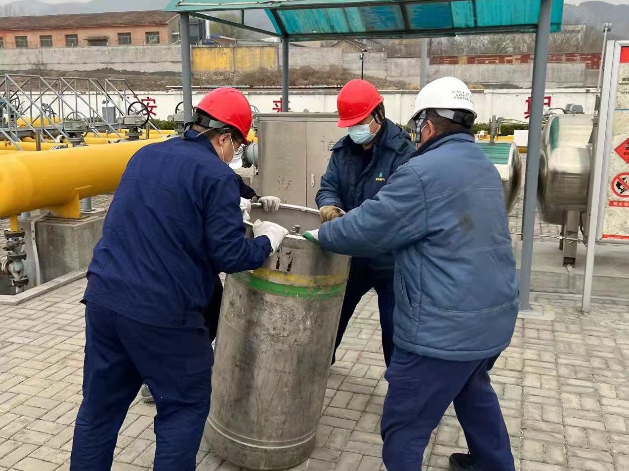 堅守崗位勇擔當  “藍焰衛士”同抗“疫”(圖7)