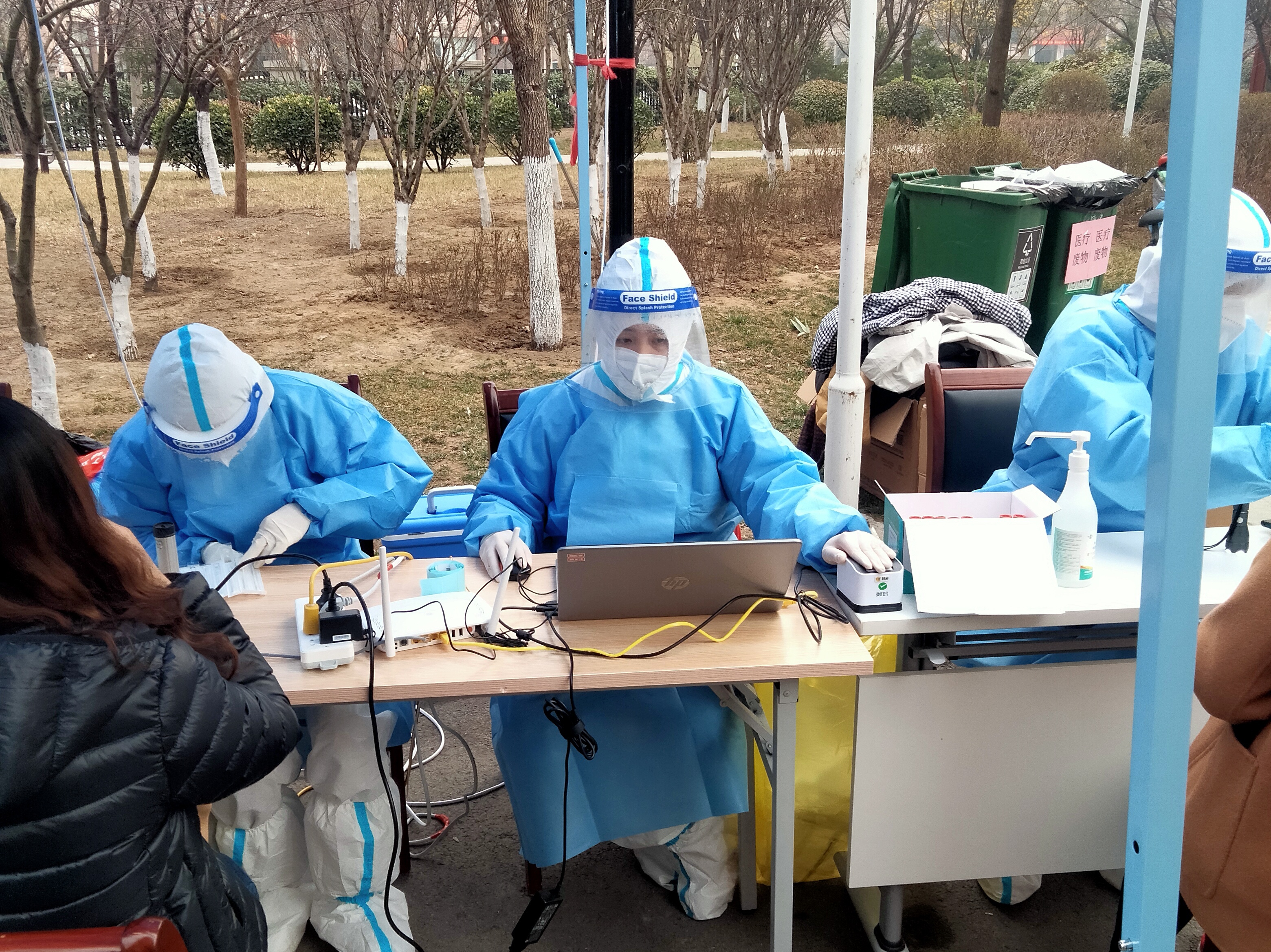 堅守崗位勇擔當  “藍焰衛士”同抗“疫”(圖11)