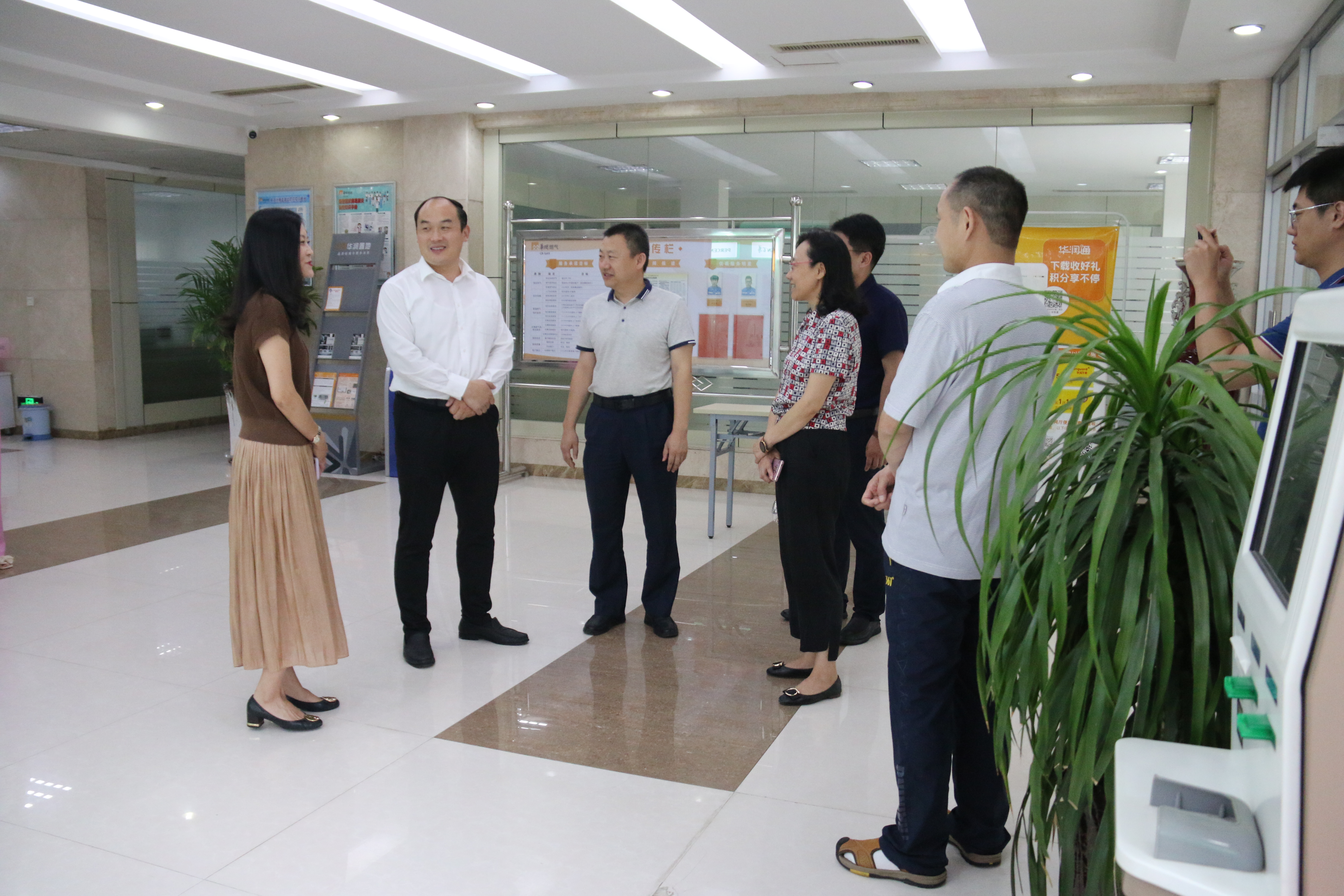 市總工會“夏送清涼” 慰問集團公司燃氣企業一線職工(圖1)