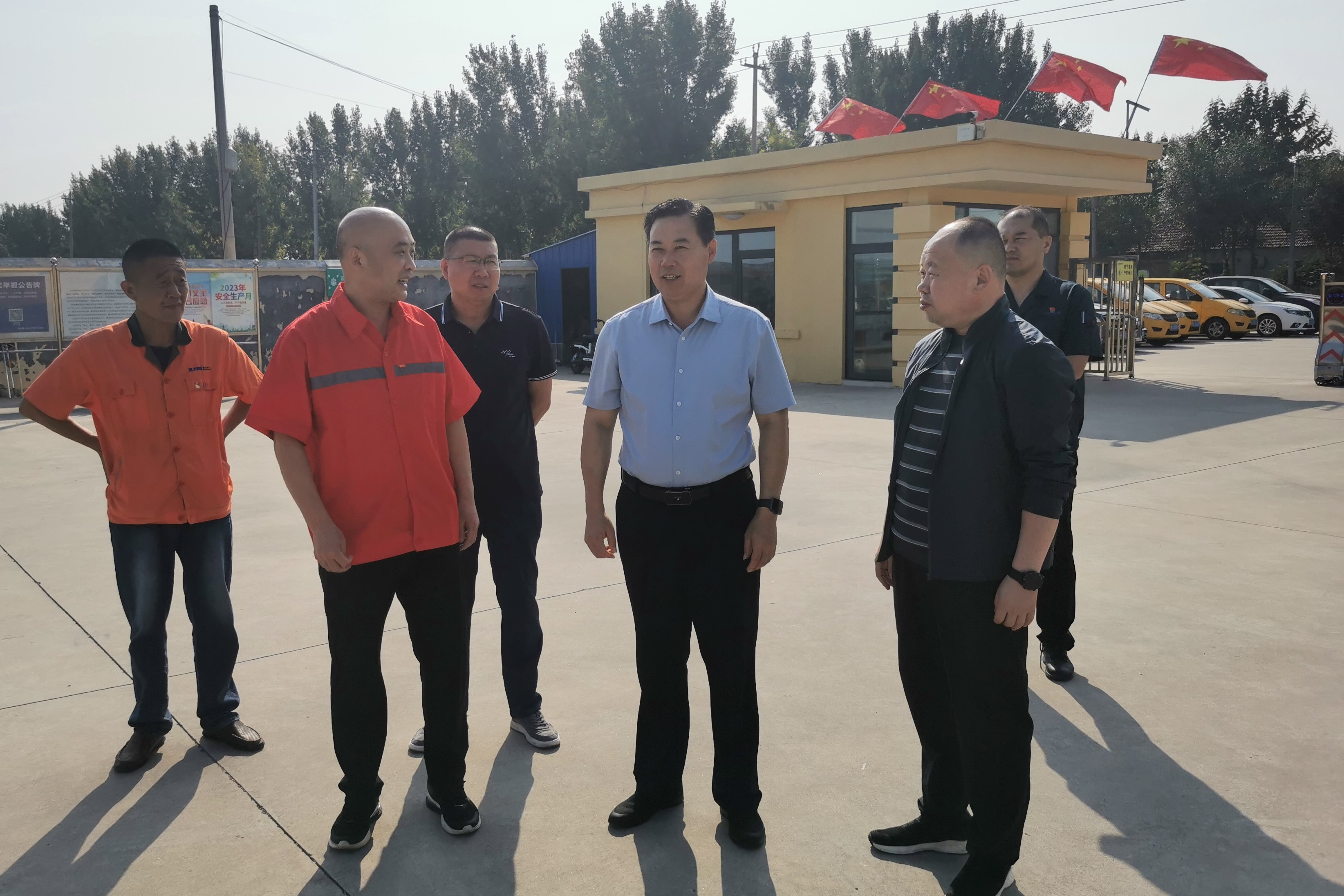 市能源集團黨委書記、董事長劉帥督導“雙節”期間安全生產工作(圖1)